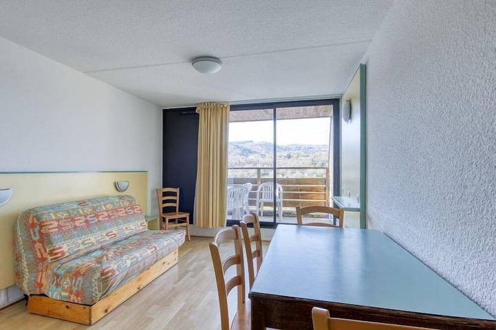 Gîte pour 5 personnes, avec balcon à Miremont