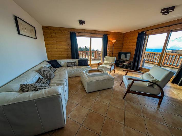 Gîte pour 12 personnes, avec Terrasse et Piscine en Savoie