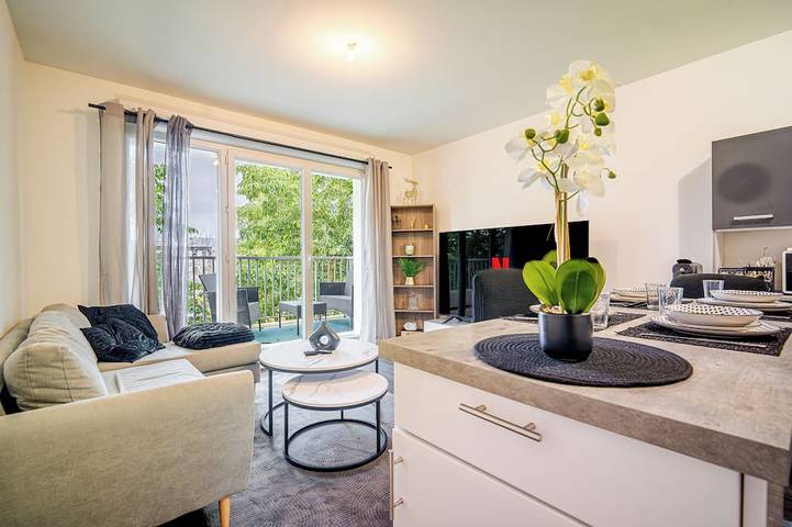 Location de vacances pour 5 personnes, avec Balcon à Trappes