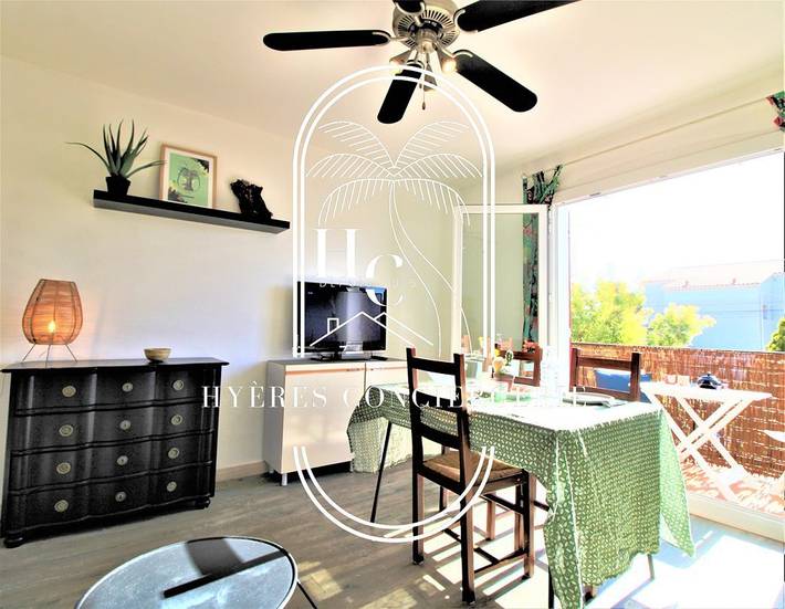 Appartement de vacances entier, Hyères - plage Studio plages L'Ayguade Pk/Wifi/Clim in l'Ayguade, Hyeres
