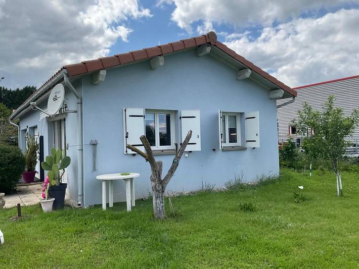 Gîte pour 2 personnes, avec terrasse à Le Broc (Puy-de-Dôme) - 3