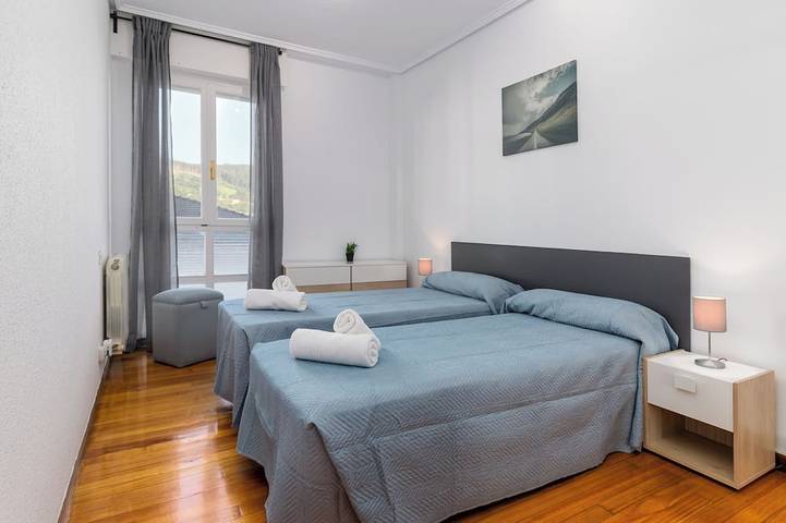 Appartement entier, Apt 3H : Spacious and Cozy : Ideal for Families in Colindres, Côte Cantabrienne