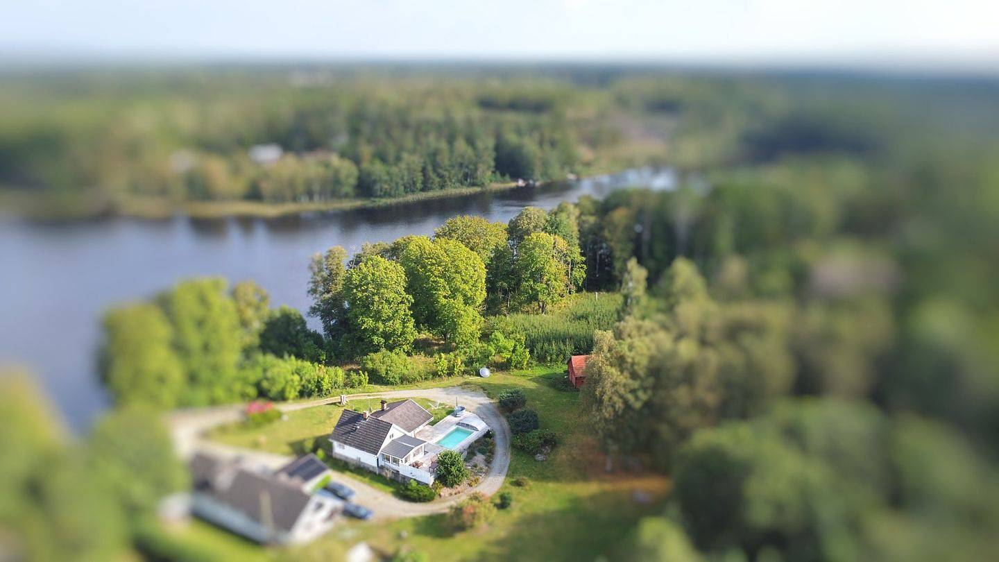 Villa Waldsee – Ferienhaus am See mit Pool, Hot Tub & Sauna in Småland in Emmaboda und Umgebung