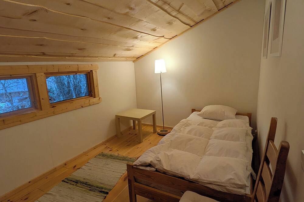 Ferienhaus  mit Seeblick, Blockhaussauna und Jacuzzi in Lakenesjön