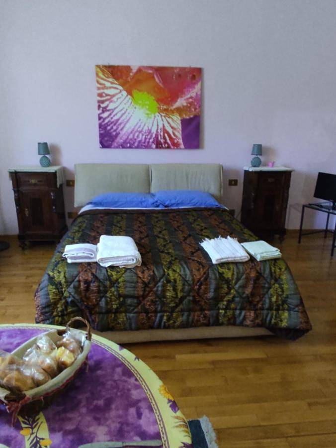 Chambre d’hôte pour 2 personnes, avec vue ainsi que jardin et vue sur le lac, adapté aux familles à Florence - 2