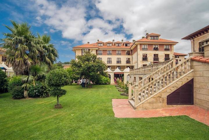 Apartamento para 3 personas, con Jacuzzi además de Terraza y Jardín en Hoznayo