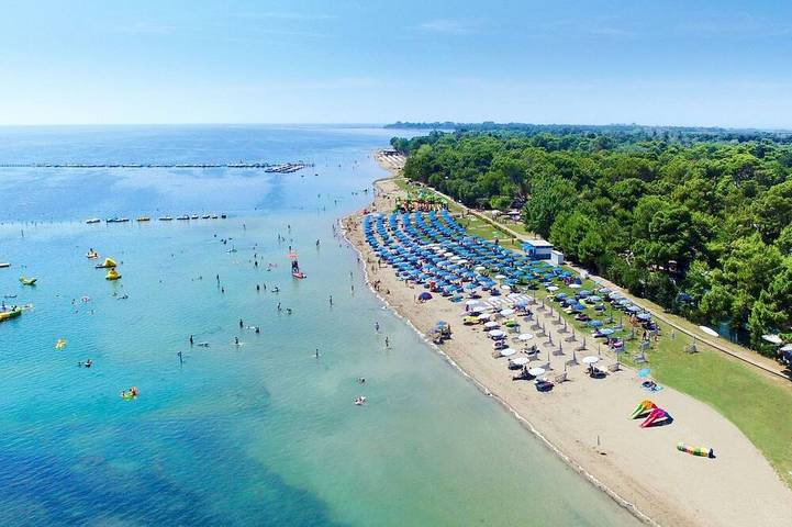 Bungalow für 6 Personen, mit Garten und Pool in Grado