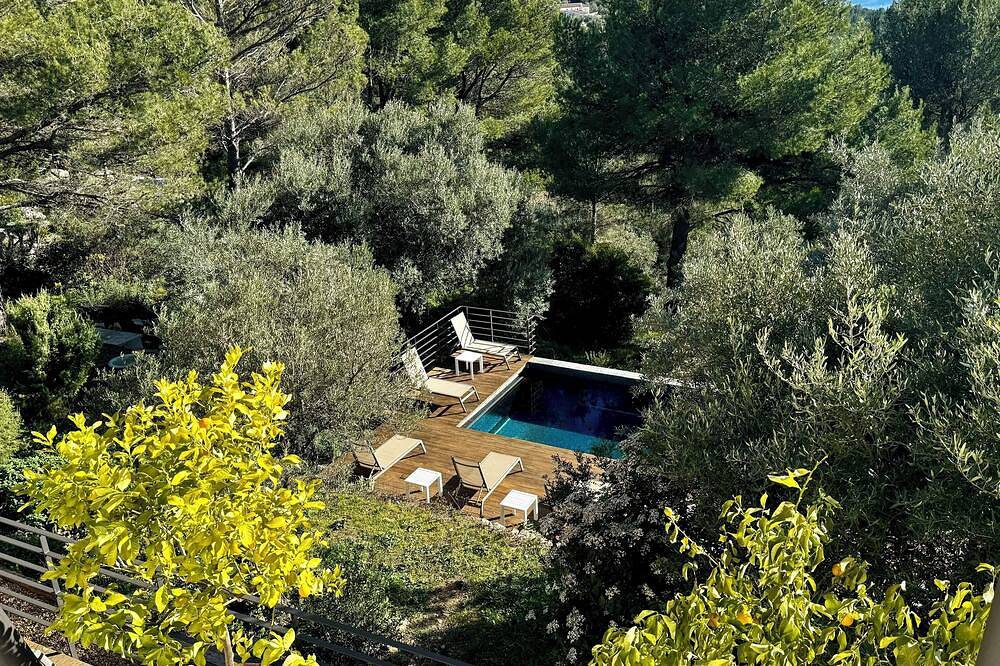 Villa Vespera for 10 persons with unobstructed view heated salt pool in Solliès-Ville, Toulon region