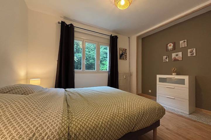 Appartement entier, Appartement 2 chambres Vals les bains avec balcon à 5 minutes des thermes in Vals-les-Bains, Parc naturel régional des Monts d'Ardèche