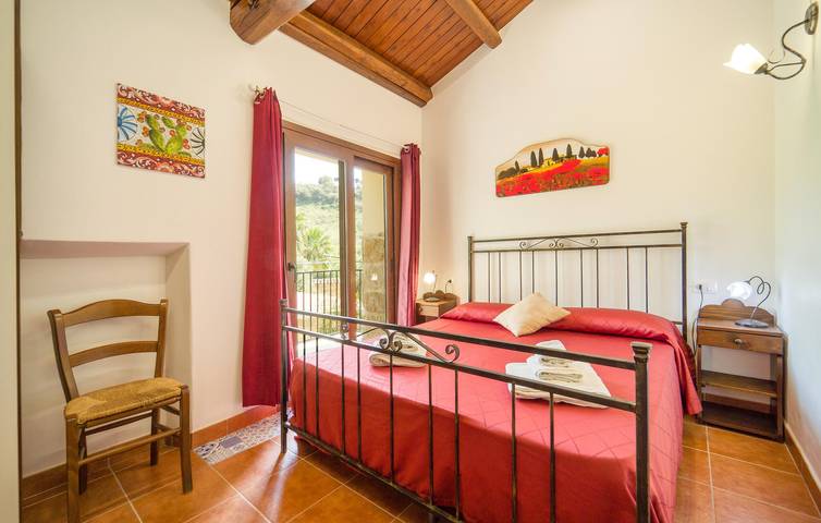 Cozy 600sqft Apartment Near Beach - Pool, Parking, Terrace in Alcamo, Trapani Province