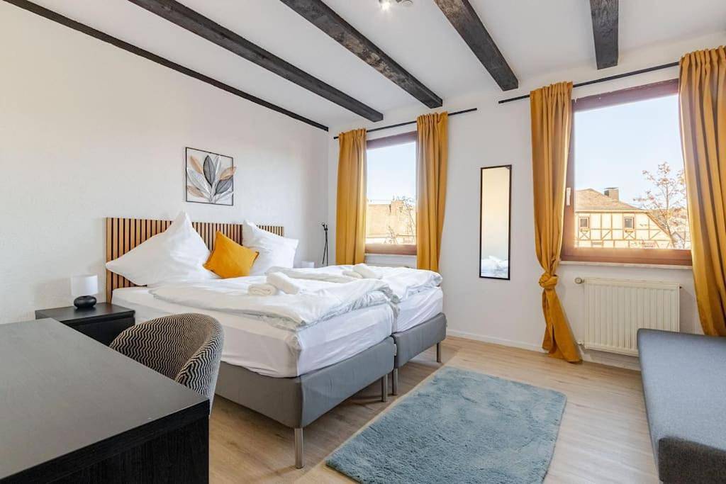 Townhaus-Rhens 8 Schlafzimmer, Sauna, Weinkeller, Fotostudio, Hunde willkommen in Rhens, Osteifel