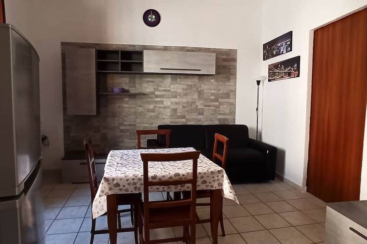 Casa Monica: luminosa, arieggiata, curata, accogliente in Igrèsias/Iglesias, Iglesias