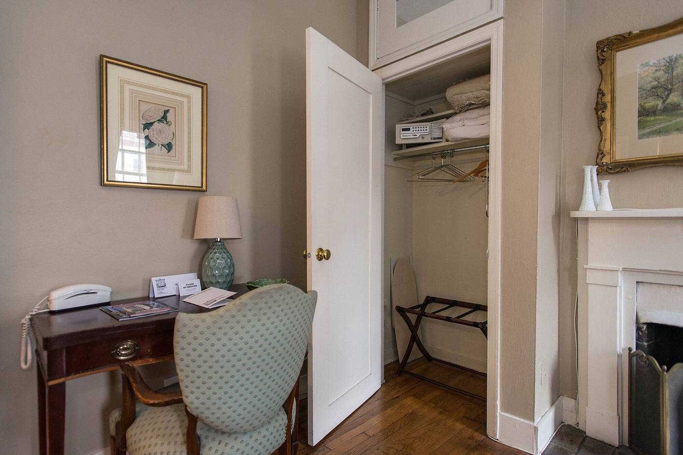 Estudio entero, The Maine Room in New York in Manhattan, Nueva York