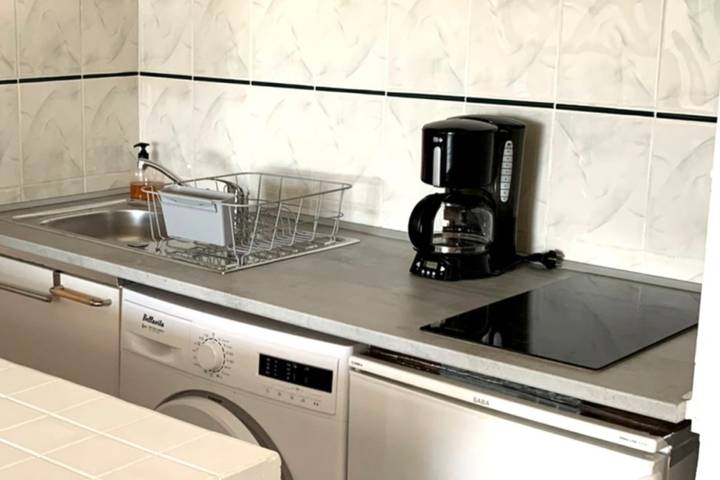 Ganze Wohnung, Ferienwohnung für 4 Personen mit Balkon in Sanary-sur-Mer, Mittelmeerküste (Frankreich)