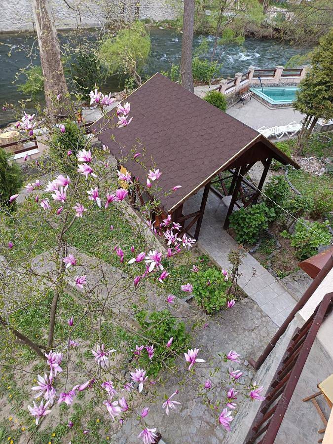 Maison d’hôte pour 2 personnes, avec piscine ainsi que jardin et vue