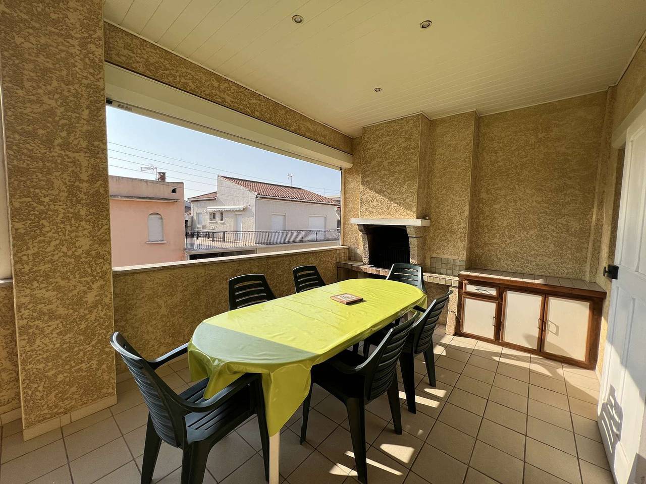 T4 Centre-Ville, 8 Pers, Terrasse, Parking, à 200m Plage/Commerces in Valras-Plage, Côte méditerranéenne (France)