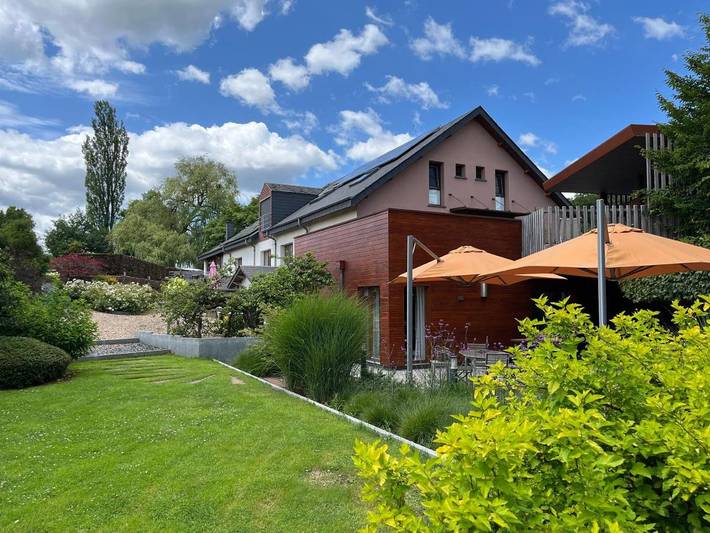 Hotel para 2 personas, con jacuzzi además de jardín y sauna - 1