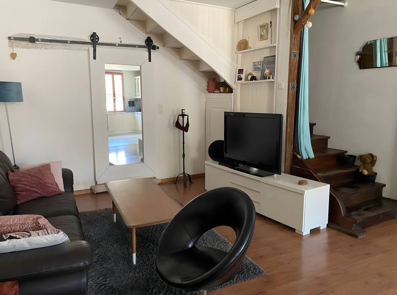 Gran casa de pueblo con Wi-Fi en Cazavet in Cazavet, Parque Natural Regional de los Pirineos de Ariège