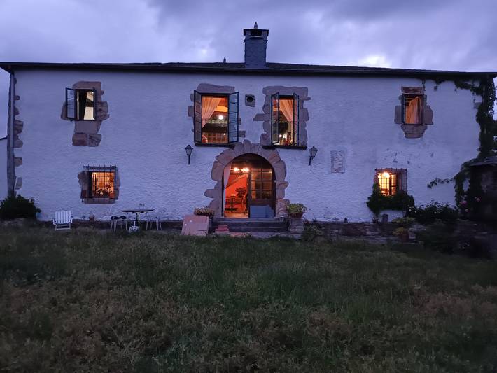 Casa rural para 15 personas, con balcón y jardín, Familias con niños en Ancares - 2