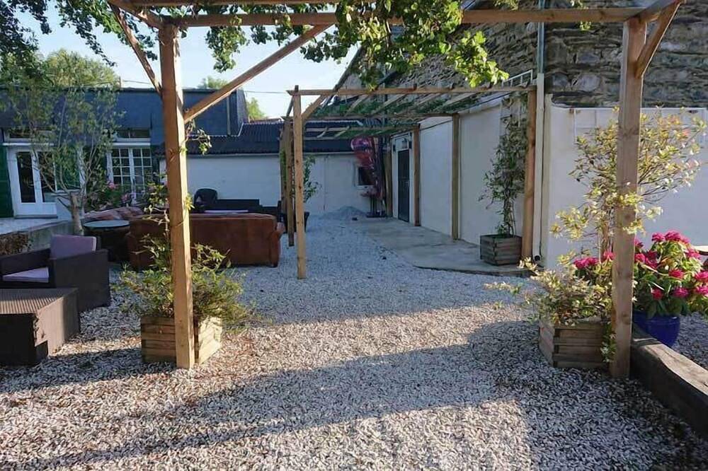 Le Black Dog Pub Bedroom 5 in Saint-Aignan (Morbihan), Pontivy region