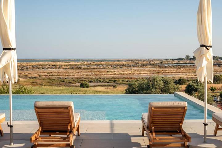 Chambre d’hôte pour 2 personnes, avec Balcon et Terrasse ainsi que Jardin et Piscine à Moncarapacho