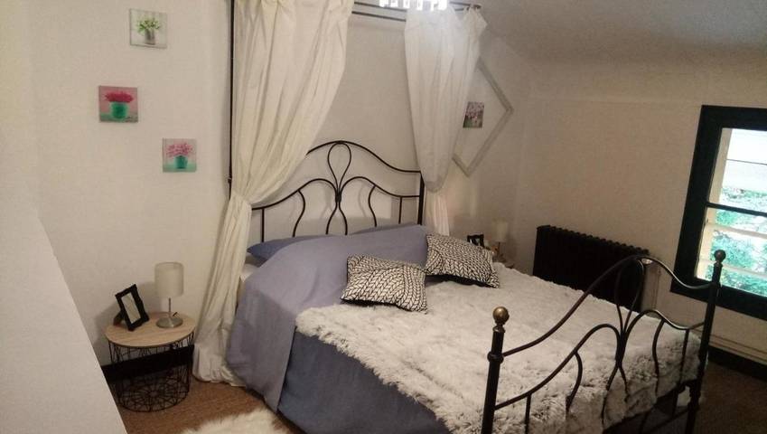 Chambre d’hôte pour 2 personnes, avec Terrasse et Jacuzzi ainsi que Jardin et Vue