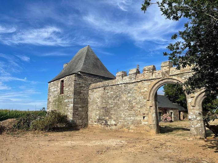 Location de vacances pour 2 personnes, avec vue et jardin à Lanmeur - 2