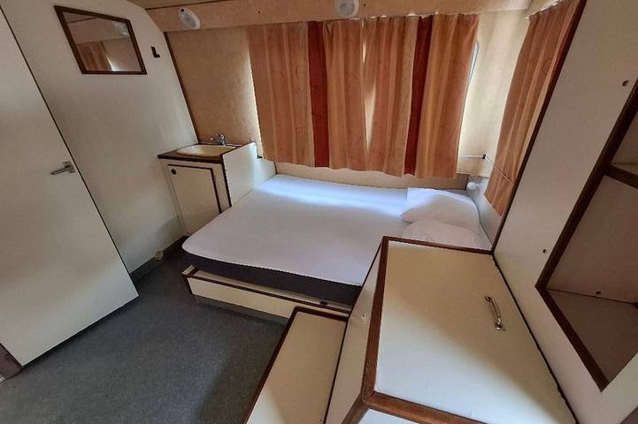 Péniche pour 9 personnes à Chenillé-Changé - 2