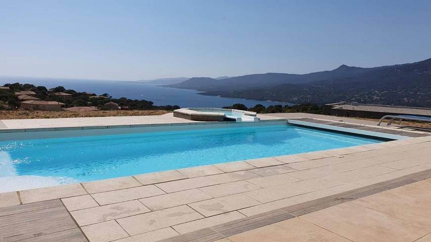 Casa vacanza per 8 persone, con Idromassaggio e Terrazza nonché Giardino e Piscina a Viggianello (Francia)