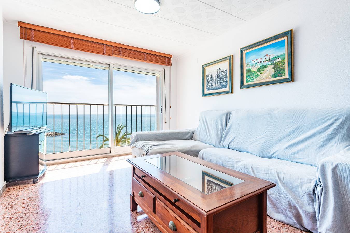 Apartamento entero, Apartamento 'Blau Mar' con vistas al mar, Wi-Fi y aire acondicionado in Vinaroz, Costa del Azahar