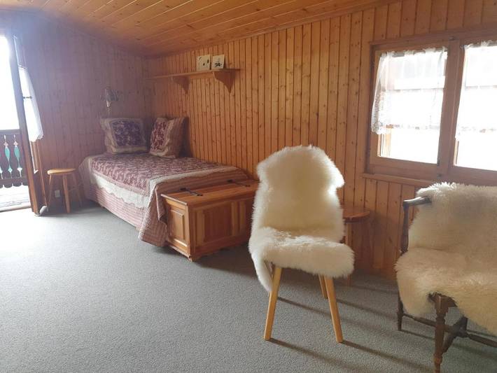 Gîte pour 3 personnes, avec jardin ainsi que terrasse et vue à Saint-Martin (Suisse) - 2