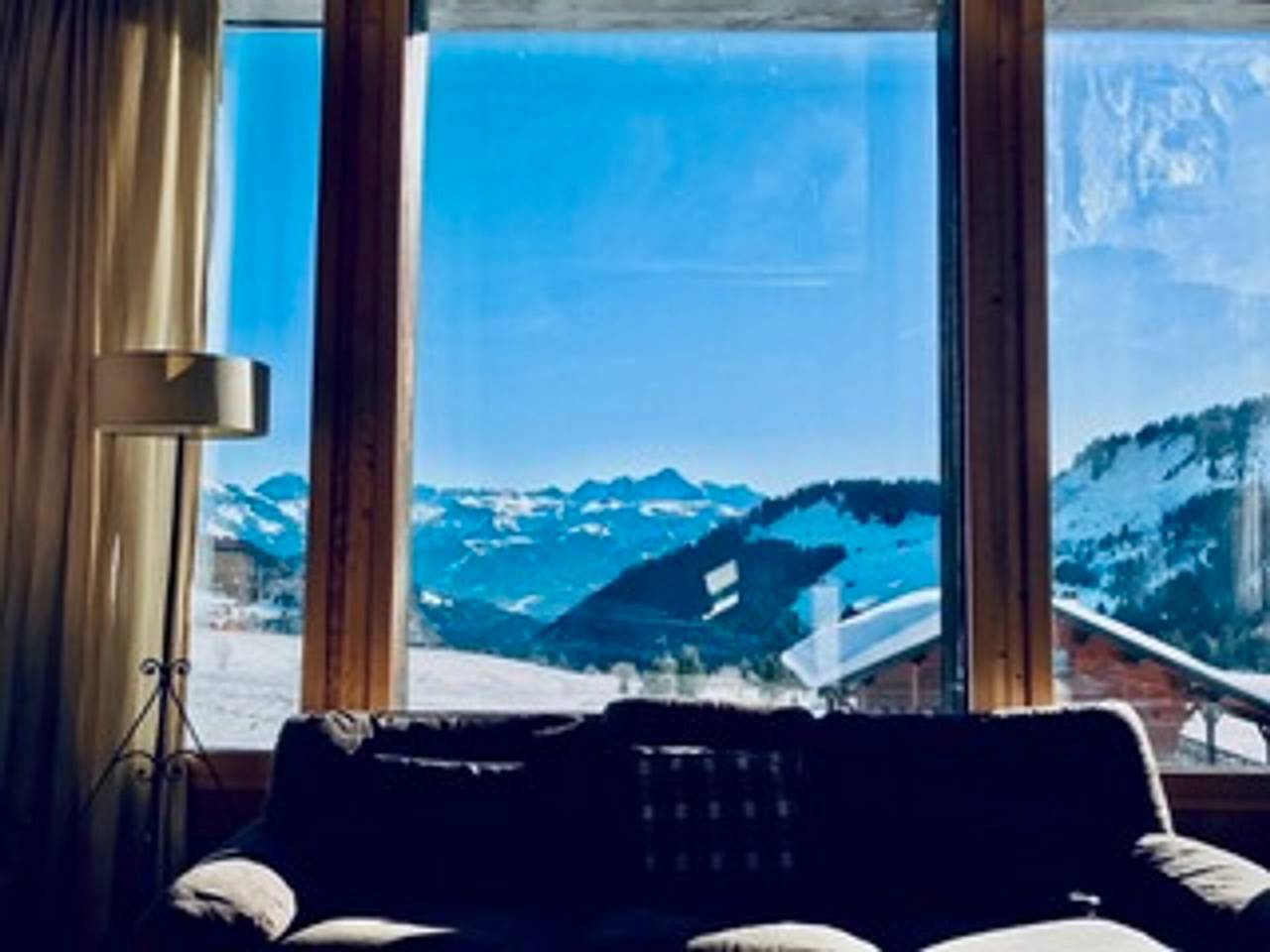 Spacious chalet for 14, 300 sqm, Wi-Fi in Le Praz de Lys, Taninges