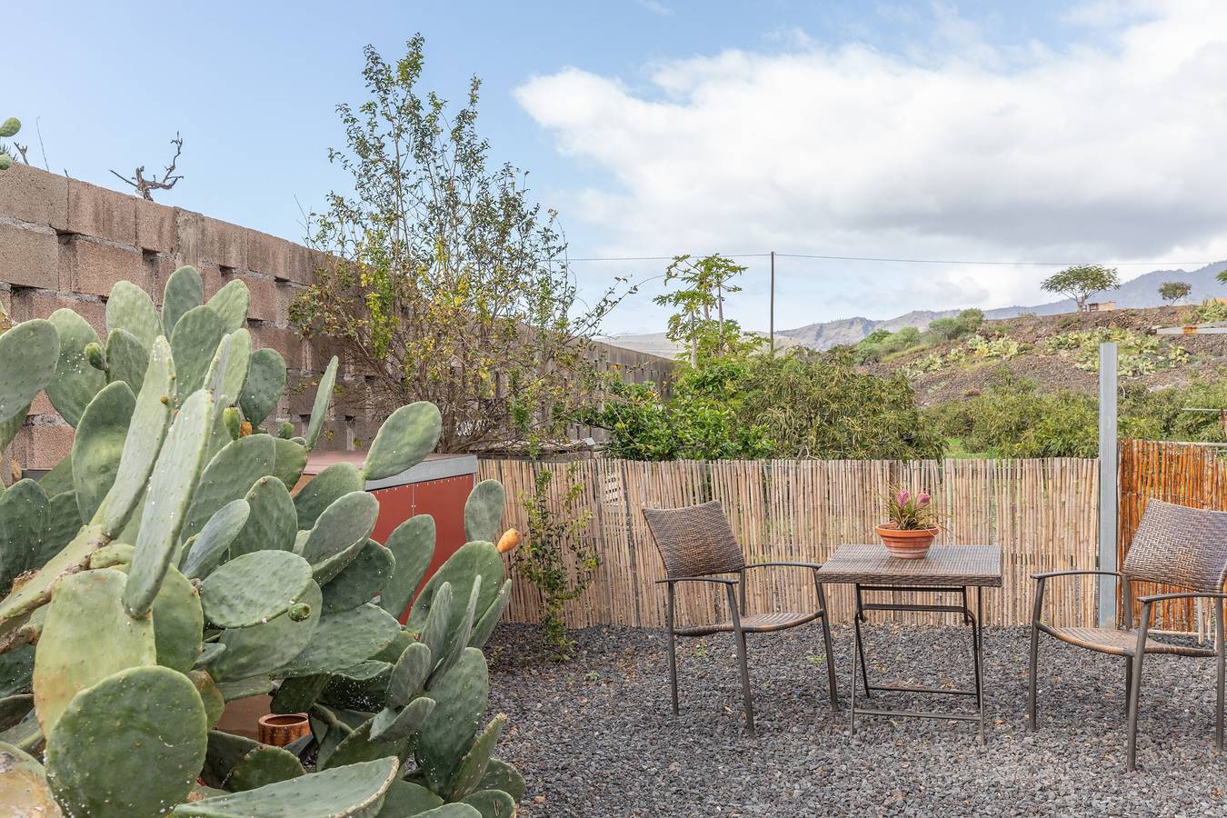 Apartamento 'Casa Deco' con vistas a la montaña, Wi-Fi y aire acondicionado in Los Llanos de Aridane, La Palma Sur