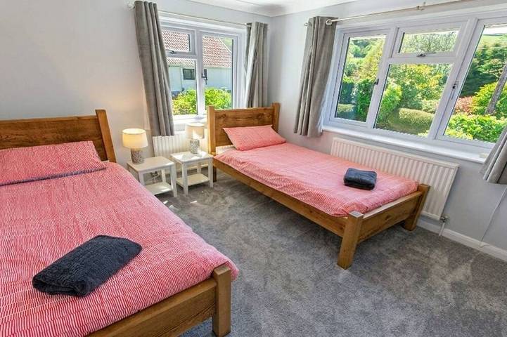 Ladywell Sleeps 12|Hot Tub* Pool Table, Pizza Oven in Croyde, Devon