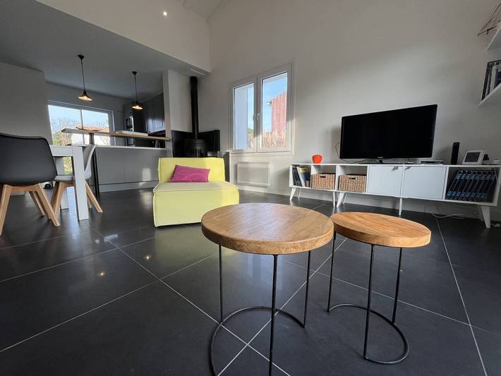 Location de vacances pour 6 personnes, avec terrasse ainsi que piscine et jardin à La Brée-les-Bains - 4