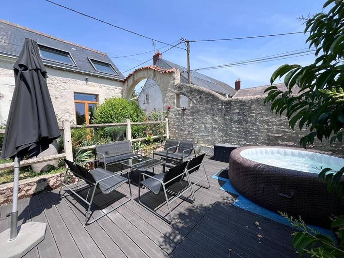 Location de vacances pour 7 personnes, avec jardin et jacuzzi, adapté aux familles dans Valloire-sur-Cisse