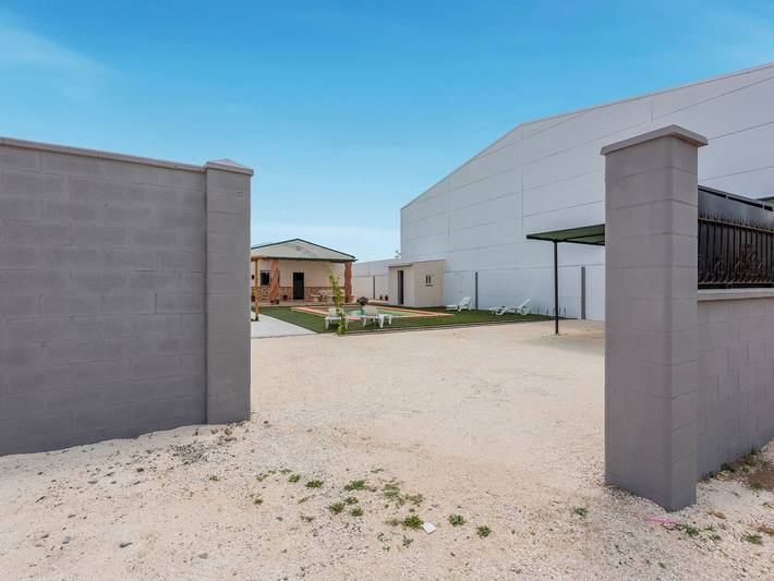 Casa rural para 16 personas, con piscina además de jardín y terraza, Se admiten mascotas en Sierra Sur de Sevilla - 4