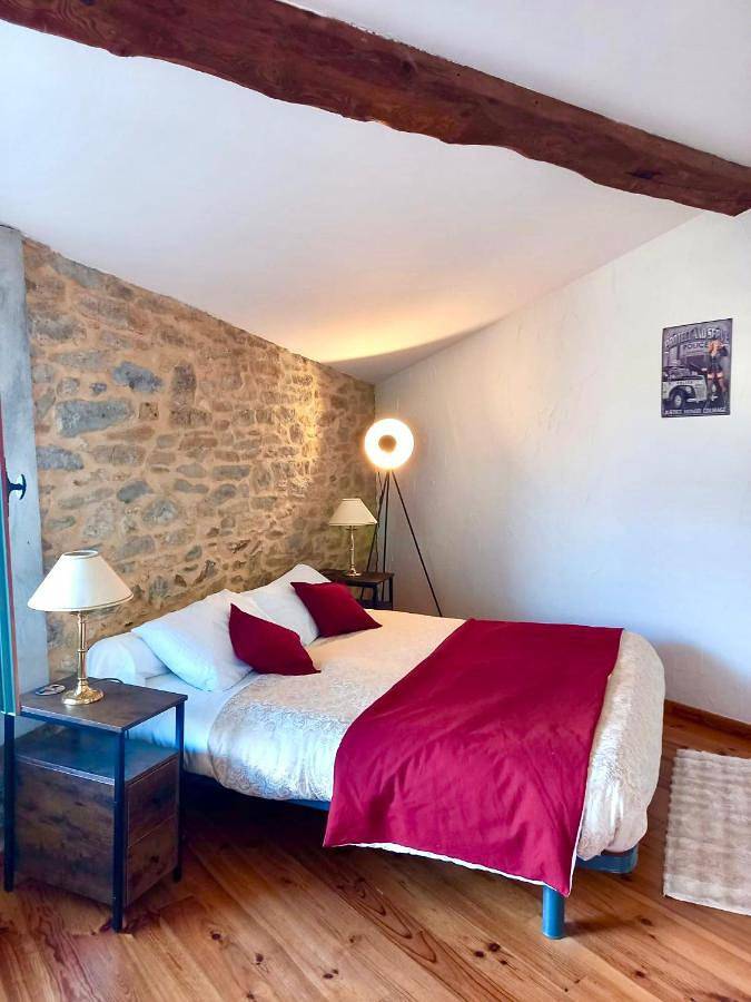 Location de vacances pour 2 personnes, avec piscine et jardin à Trausse - 4