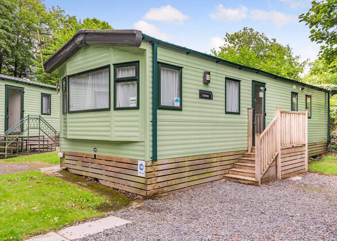 Gold Premium 2 Caravan, slps 6, parking & decking in Bowness-on-Windermere, Lake District
