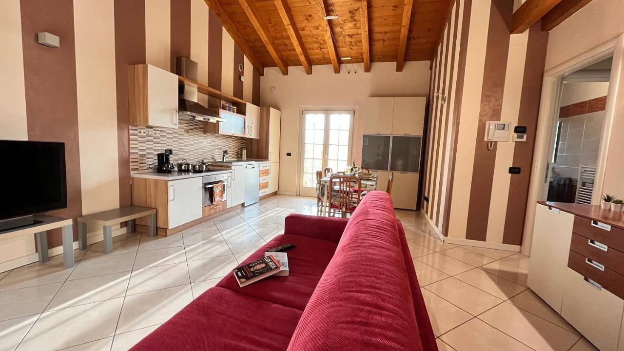 Appartamento intero, Casa Meda Tabachere Appartamento Sirmione Desenzano del Garda in Pozzolengo, Provincia di Brescia