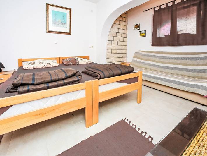 Ferienwohnung für 2 Personen, mit Terrasse in Bibinje - 4