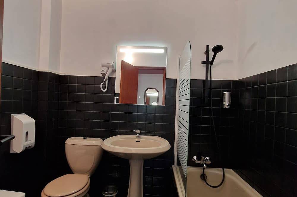 Ganze Wohnung, T2 sea & mountain view in the heart of the Unesco-listed Gulf of Porto in Porto (Korsika), Ota