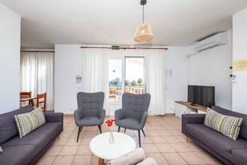 Villa in Alaior Municipality, Coast of Menorca für 8 