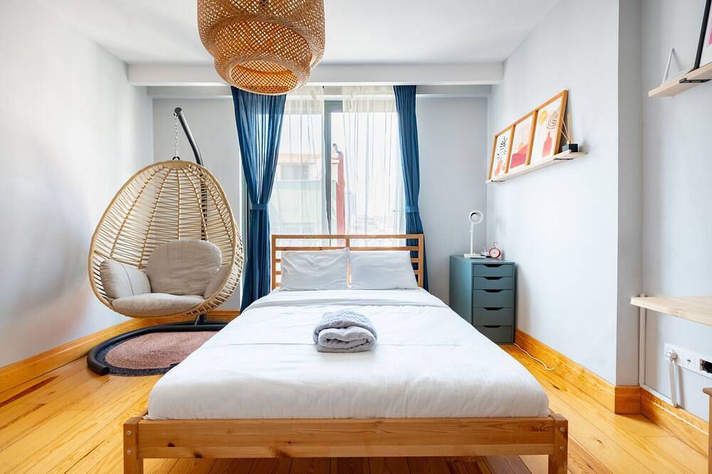 Ganze Wohnung, Central Elevator Building - 2 Apartments Combined - 5 Bathrooms - Prime Location in Beyoğlu, Kuloğlu Mahallesi