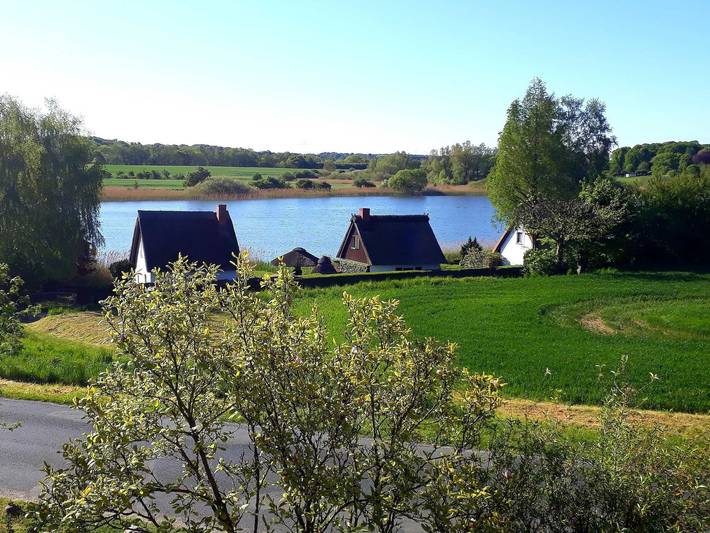 Ferienwohnung für 4 Personen, mit Seeblick und Garten, kinderfreundlich in Laage - 2