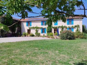 Gîte pour 6 personnes, avec jardin et vue à Libaros