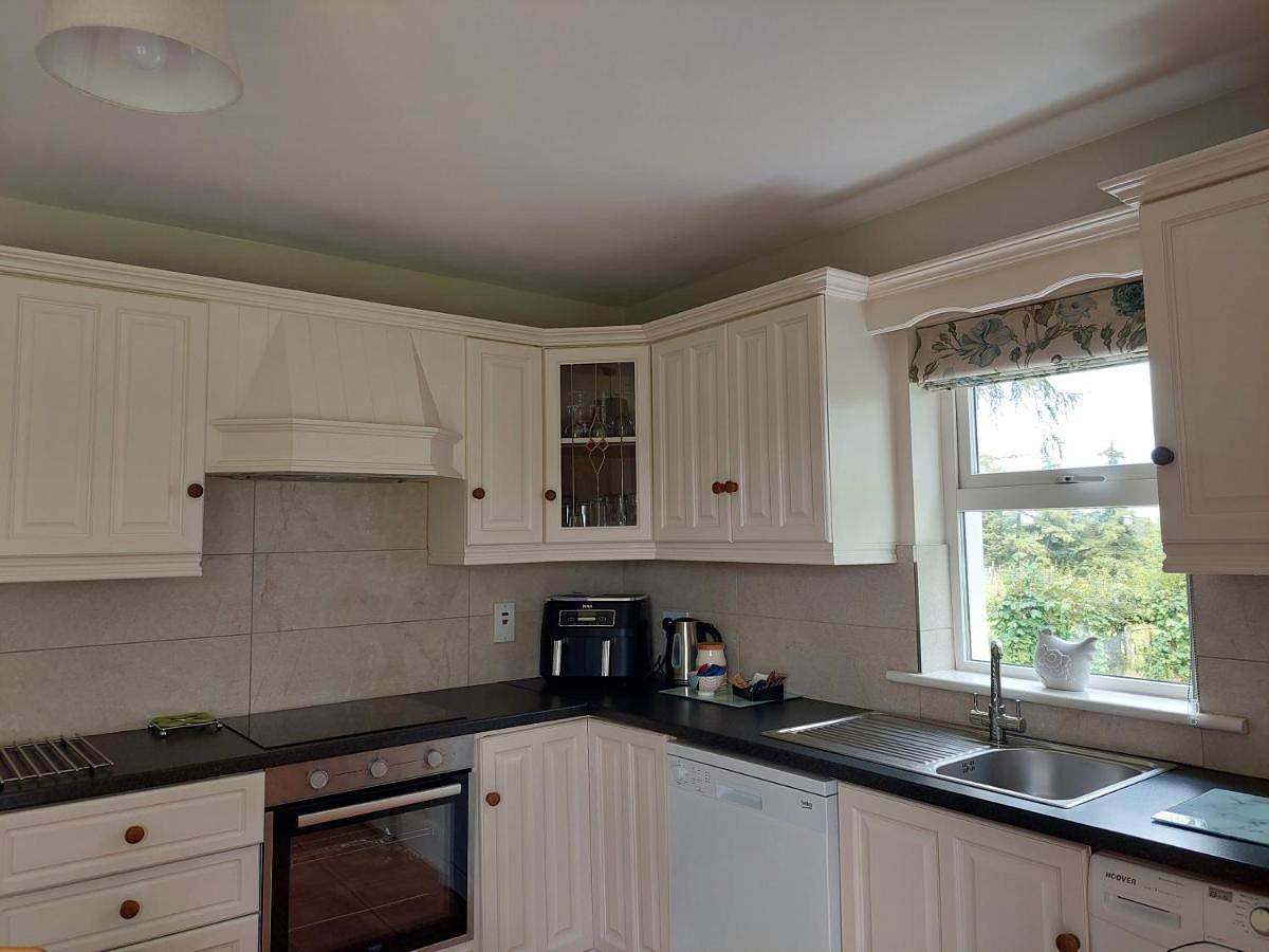 Three-Bedroom Cottage in County Wicklow