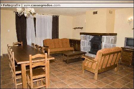 Five-Bedroom Holiday Home in Burgohondo, Valle del Alberche