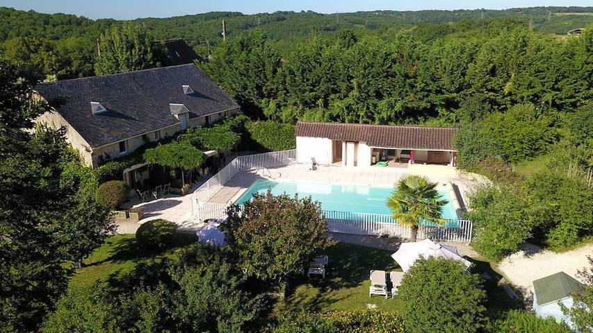 Gîte pour 4 personnes, avec terrasse ainsi que jardin et piscine, animaux acceptés à Dégagnac - 2