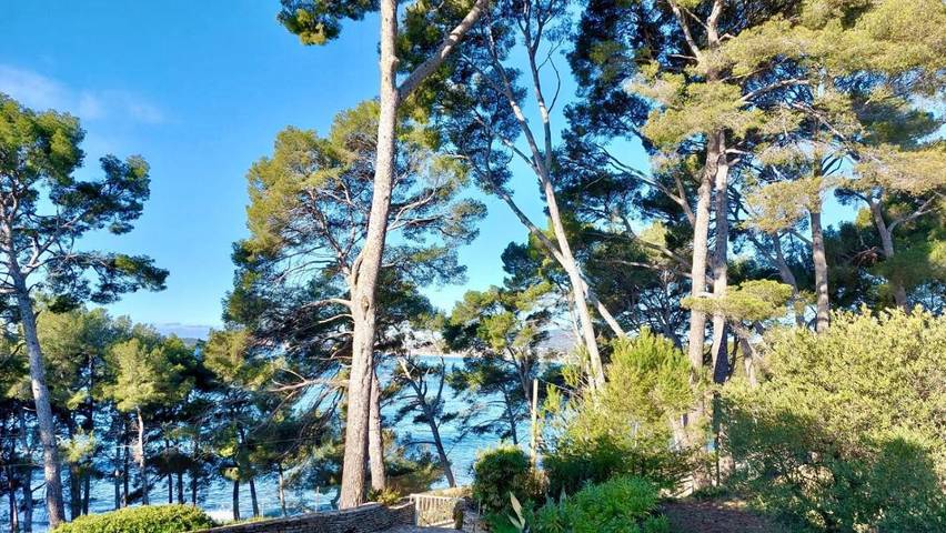 Gîte pour 3 personnes, avec vue ainsi que balcon et jardin dans Port Des Lecques Saint Cyr Sur Mer